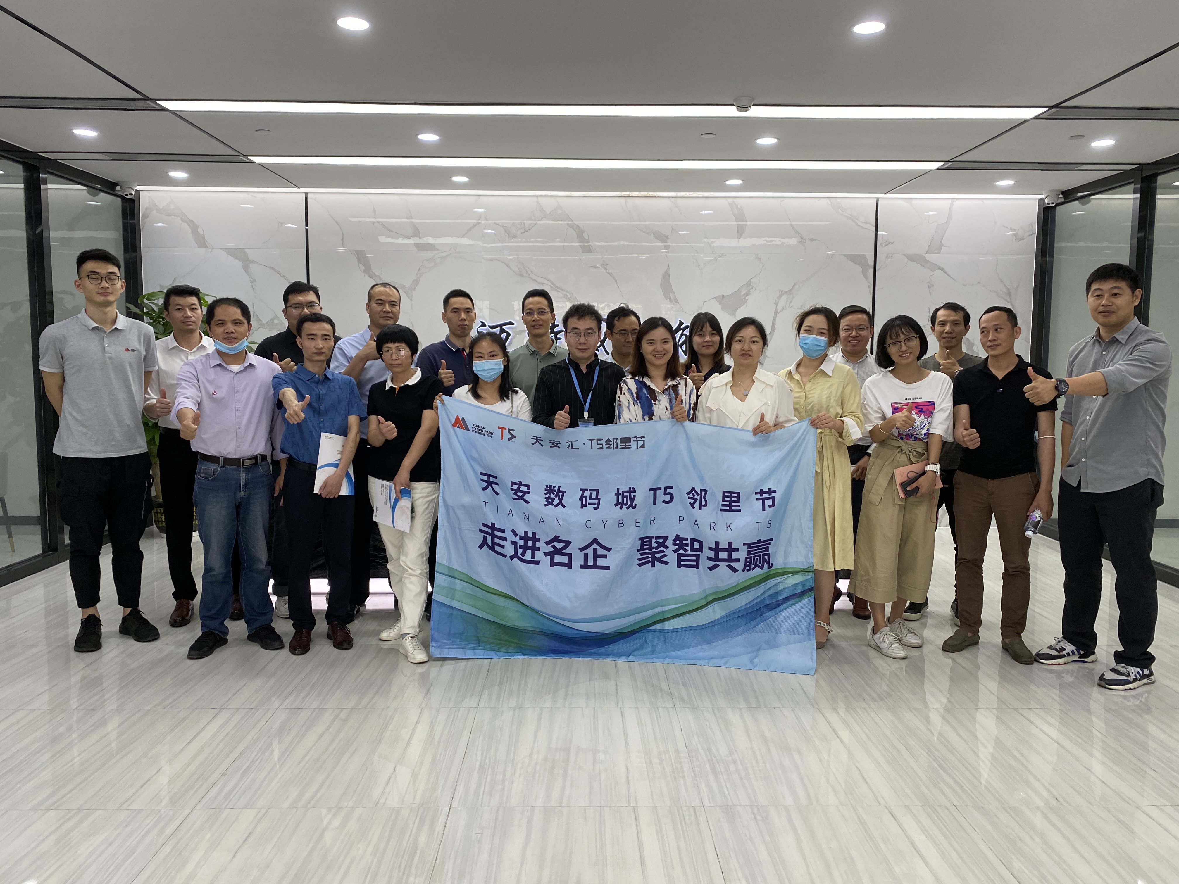 公司动态全自动折盒机_高速套袋机械-后道包装装备生产厂家-老子有钱lzyq88智能装备（深圳）有限公司
